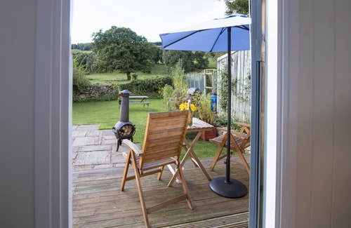 East Witton Apartment | Lovely little Shepherd's Hut which is cosy and comfortable with all the basics