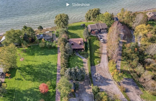 Port Dover Cottage | Lovely log cottage by the lake