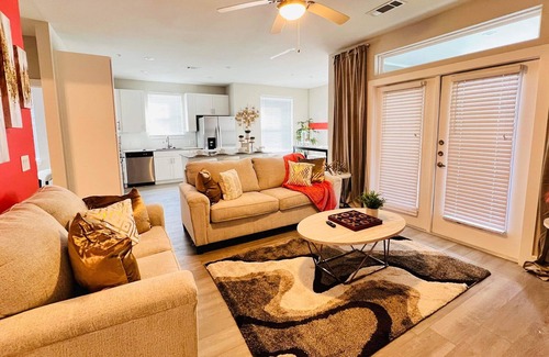 Addicks Apartment | Lovely Luxurious 2BD/2BA Suite