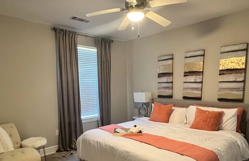 Addicks Apartment | Lovely Luxurious 2BD/2BA Suite