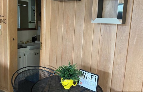 Elkhart House | Lovely Master suite room located Near downtown Elkhart