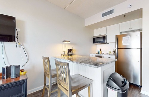Wilmington Historic District Condo | Lovely Modern Condo w/Balcony - Walk to Riverfront Park