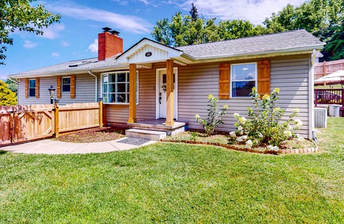 Canton House | Lovely modern home with private yard, swimming pool, firepit, & mtn views