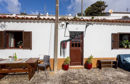 Aljezur House | Lovely mountain view cottage in historical town of Aljezur
