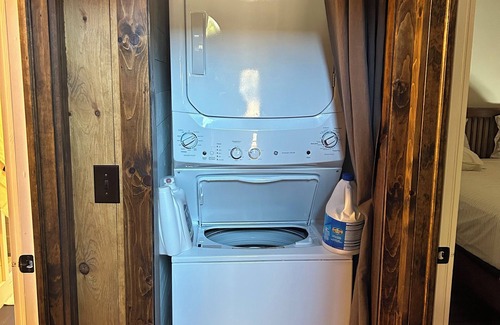 Speculator Cabin | Lovely Newly built 2-bedroom cabin with WiFi in Speculator. Close to the town.