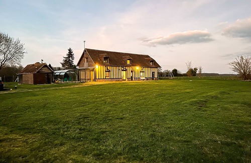 Roman House | Lovely Normandy House with covered & heated swimming pool near Verneuil sur Avre