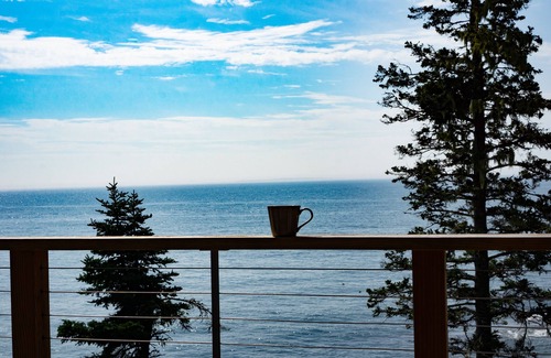 Tenants Harbor House | Lovely oceanfront house with stunning sea views