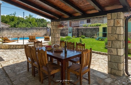 Flengi Villa | Lovely old restored villa with pool near Vrsar