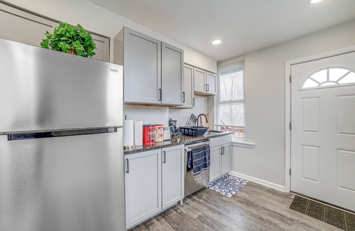 Brighton Heights Apartment | Lovely Pittsburgh Apartment ~ 5 Mi to Downtown!
