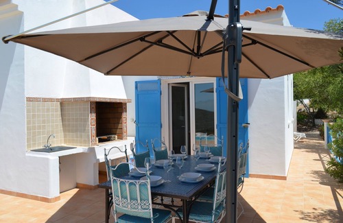 Brotual Villa | Lovely restored algarve style villa, panoramic sea views, fabulous infinity pool