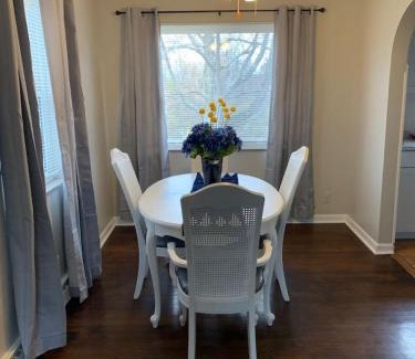 Otterbien Home House | Lovely Retreat Backyard With Deck and entertain room