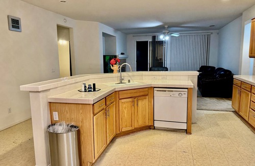 Hesperia House | Lovely Room in Hesperia Close to Highway 2
