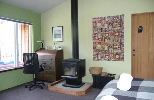 Motueka Valley House | Lovely rural 3 bedroom home near the Kahurangi NP