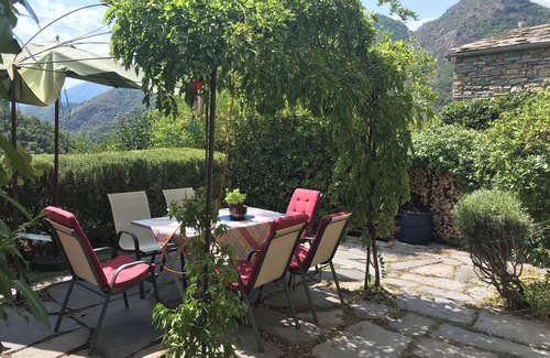 Carpasio Cabin | Lovely rustic and cosy 2-bedroom cabin in Carpasio