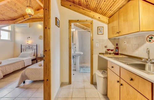 Amoudi Apartment | Lovely Sea-View Loft Up To 5 Adults
