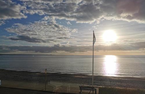 Aberystwyth Apartment | Lovely Seafront 2 bed flat in Aberystwyth