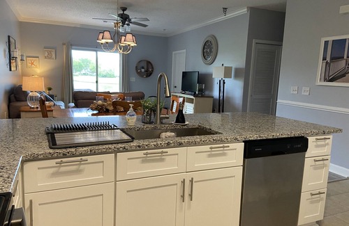 Conway Condo | Lovely/Serene/Water View1st floor 2B/2BA Condo,10M-Beach.