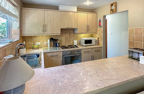 Hassocks Cottage | Lovely single-storey cottage with garden in a quiet rural location.