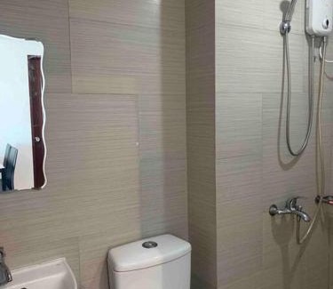 Muntinlupa Apartment | Lovely Spacious Condo With Balcony