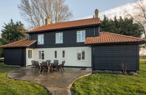 Littleport House | Lovely & Spacious Country Cottages For 8 People