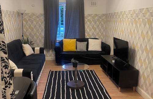 Deptford Apartment | Lovely & Spacious Flat @Creekside Deptford