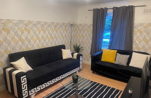 Deptford Apartment | Lovely & Spacious Flat @Creekside Deptford