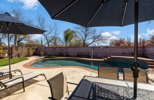 Rancho Cordova House | Lovely Spacious Home with Pool, Great Location, King Suite