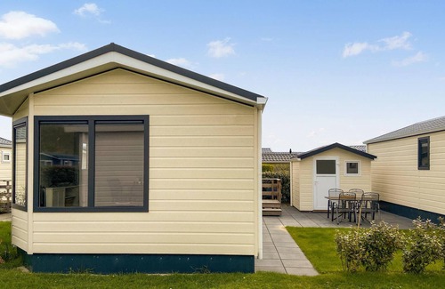 Julianadorp aan zee House | Lovely (sta)caravan in Julianadorp