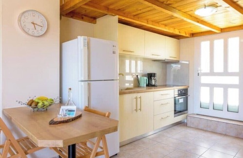 Istron House | Lovely studio across Voulisma beach!