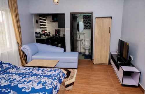 Idowa Apartment | Lovely Studio Flat - Home away from home.