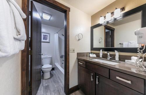 Truckee House | Lovely Studio w/Kitchen and Partial Lake View #122 at Donner Lake Village