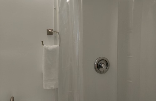 College Terrace Apartment | Lovely studio, walking to Stanford, quiet, safe & convenient, plus free parking