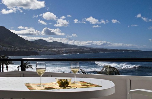 Punta del Hidalgo Apartment | LOVELY STUDIO WITH POOL AND TERRACE WITH SEA VIEW