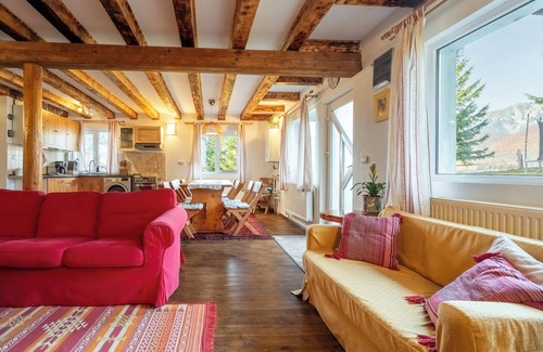 Pestera House | Lovely three bedroom house in an exquisite location.