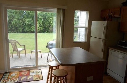 Brown Road House | Lovely Townhome Near Everything But Not in Everything