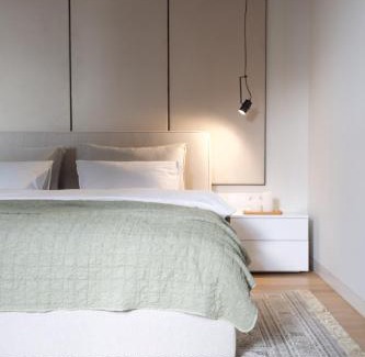 Kyiv Apartment | Lovely Uncle Botanical Gardens Studio w Balcony