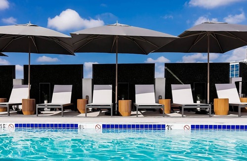 Norma Triangle Hotel | Lovely Unit, Pet-Friendly! Discover Pizza Dough Pizzeria & Bar!