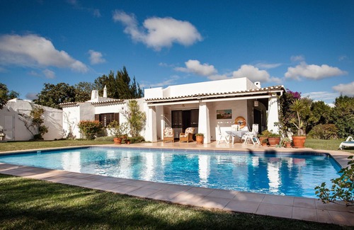 Portimao House | Lovely villa for max. 6 persons with beautiful garden and private pool.