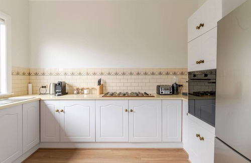Nailsworth House | Lovely Villa on the Border of Prospect