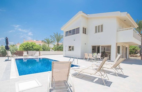 Protaras Villa | Lovely villa perfect for families, great location