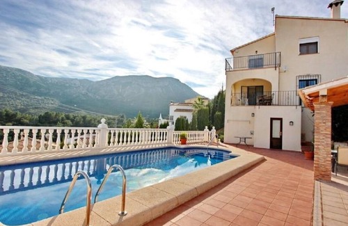Adsubia House | Lovely Villa with gorgeous views - Sleeps 6 (Heated Pool)