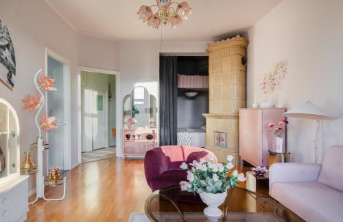 Alppiharju Apartment | Lovely Vintage Suite, autohalli