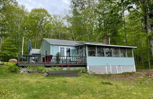 Camden House | Lovely Waterfront Cottage, Dog friendly, 4 miles from Town and Ocean