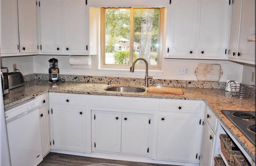 River Bend House | LOVELY WATERFRONT TOWNHOUSE WITH DOCK, KAYAK & PADDLE BOARD