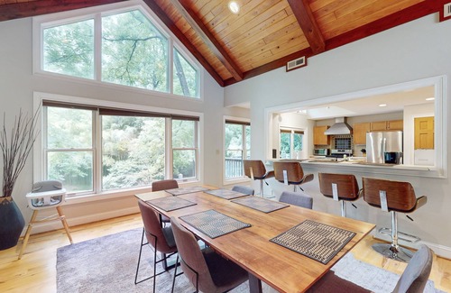Hendersonville Cottage | Lovely wooded retreat with flagstone patio and mile-long trail