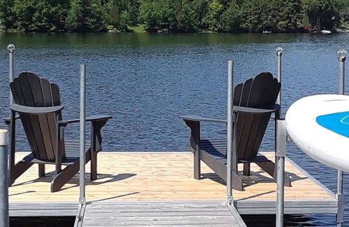 Stanstead Township Ski Chalet | Lovering Lakefront - Spa - Monarque