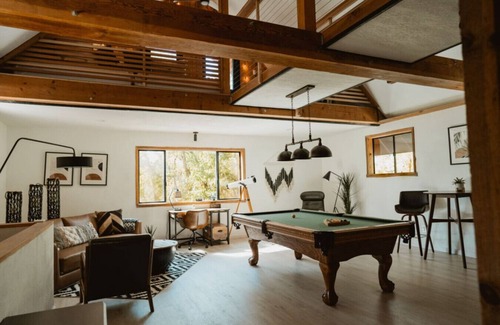 Mariposa House | Lovers nest by Casa Oso with hiking trails/pond