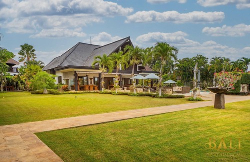 Lokapaksa Villa | Lovina Luxury Pool Villa, Where Class and Style Converge at North Bali!