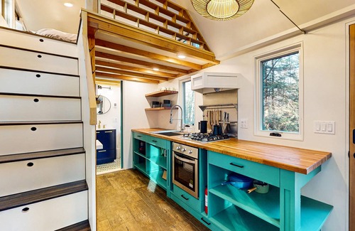 Gardiner Apartment | Lovingly crafted tiny home with wood stove, grill, & serene views