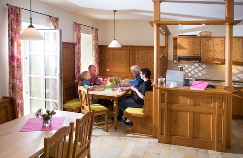 Haundorf Apartment | Lovingly designed FeWo-Wildrose* (60 sqm) with balcony for up to 4 people - vacation on the farm